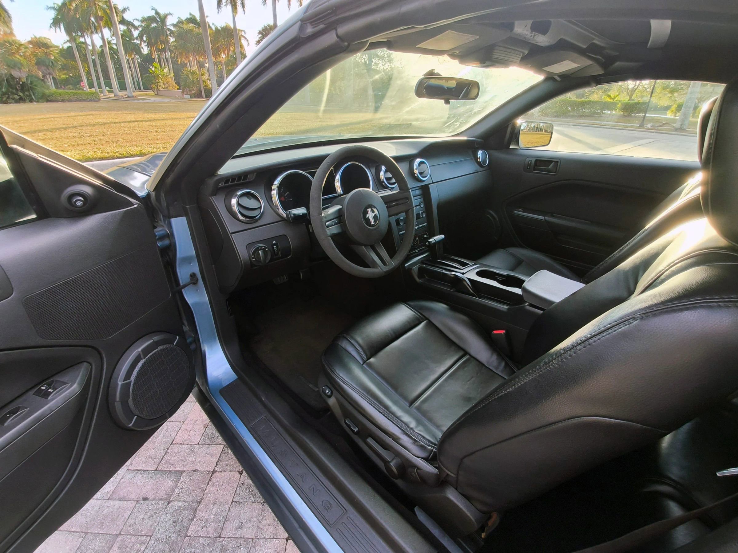 Used 2007 Ford Mustang Deluxe Convertible image 37