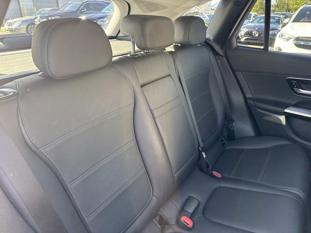 Used 2023 Mercedes-Benz GLC 300 image 9