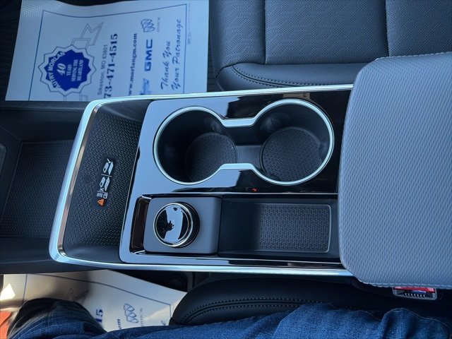 New 2026 Chevrolet Equinox LT w/ Convenience Package II image 24