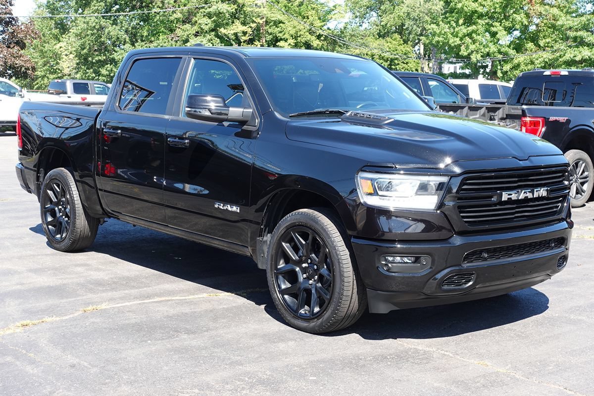 Used 2023 RAM 1500 Laramie AWD/4WD image 4