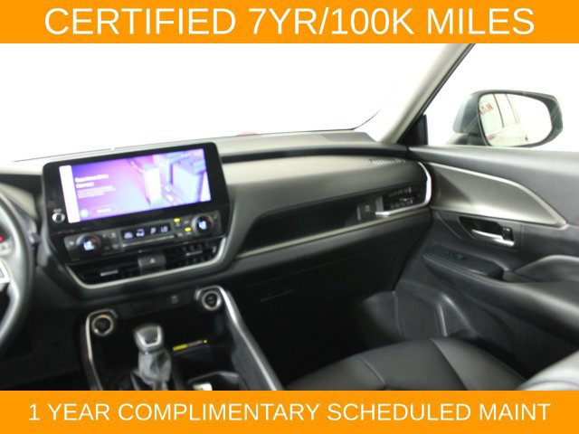 Used 2025 Toyota Grand Highlander AWD image 17