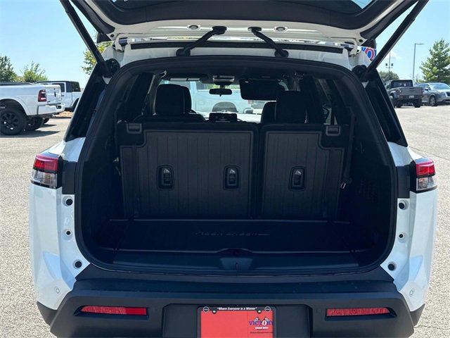 New 2025 Nissan Pathfinder Rock Creek image 13