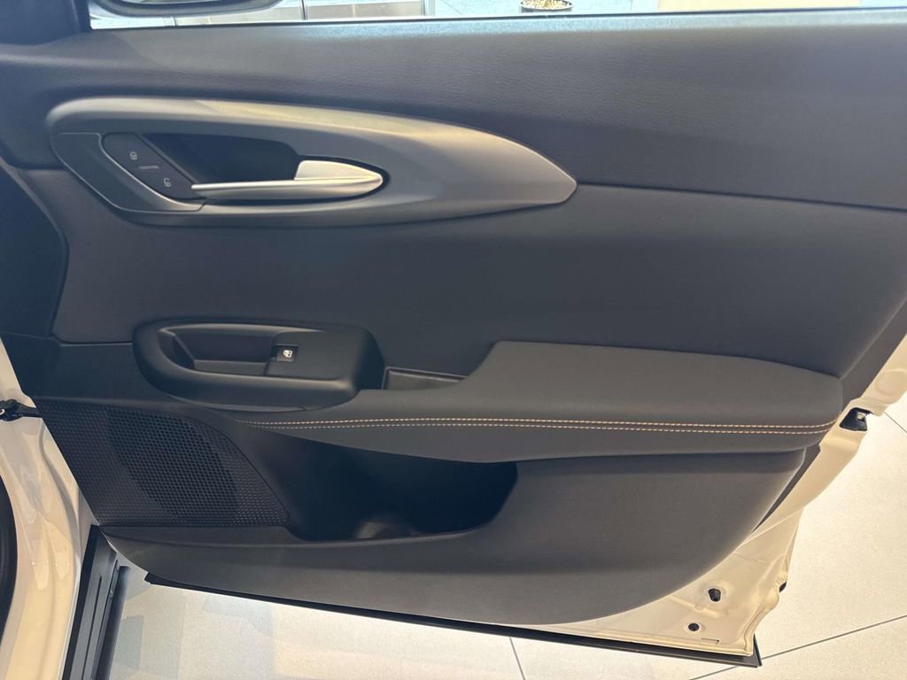 New 2026 Alfa Romeo Tonale w/ Black Premium Package image 26