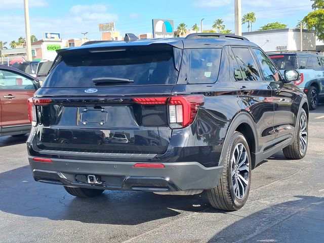 Used 2025 Ford Explorer ST-Line RWD image 4