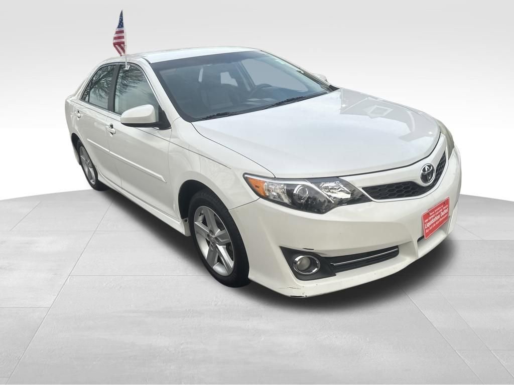 Used 2014 Toyota Camry SE image 8