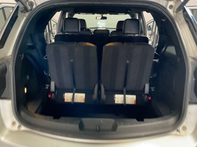 Used 2017 Ford Explorer XLT w/ Equipment Group 202A AWD/4WD image 26