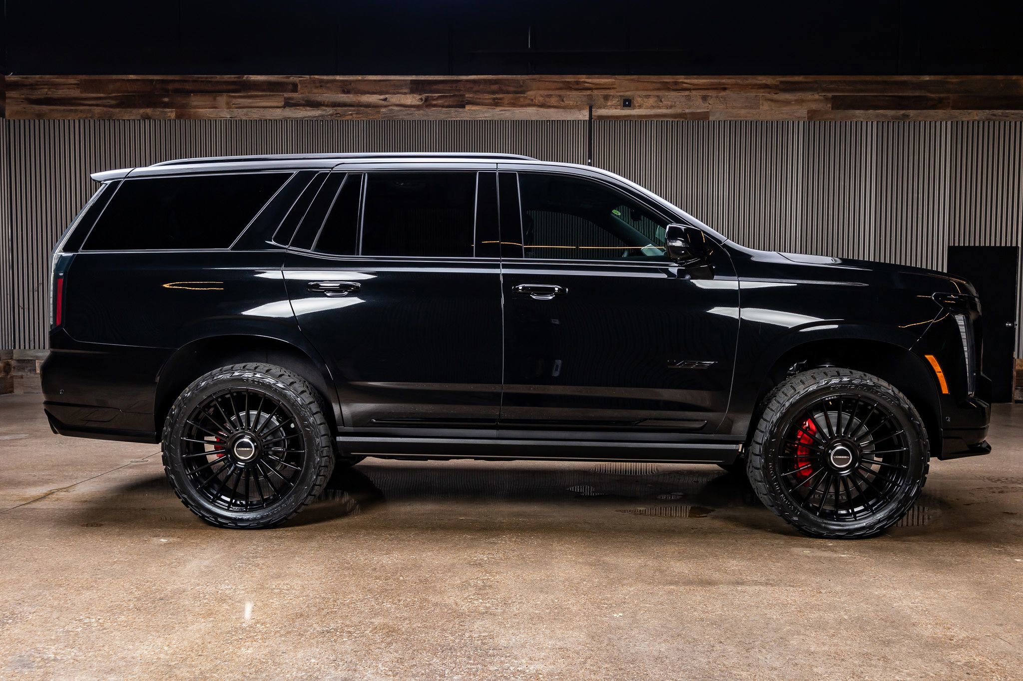 Used 2025 Cadillac Escalade V image 11