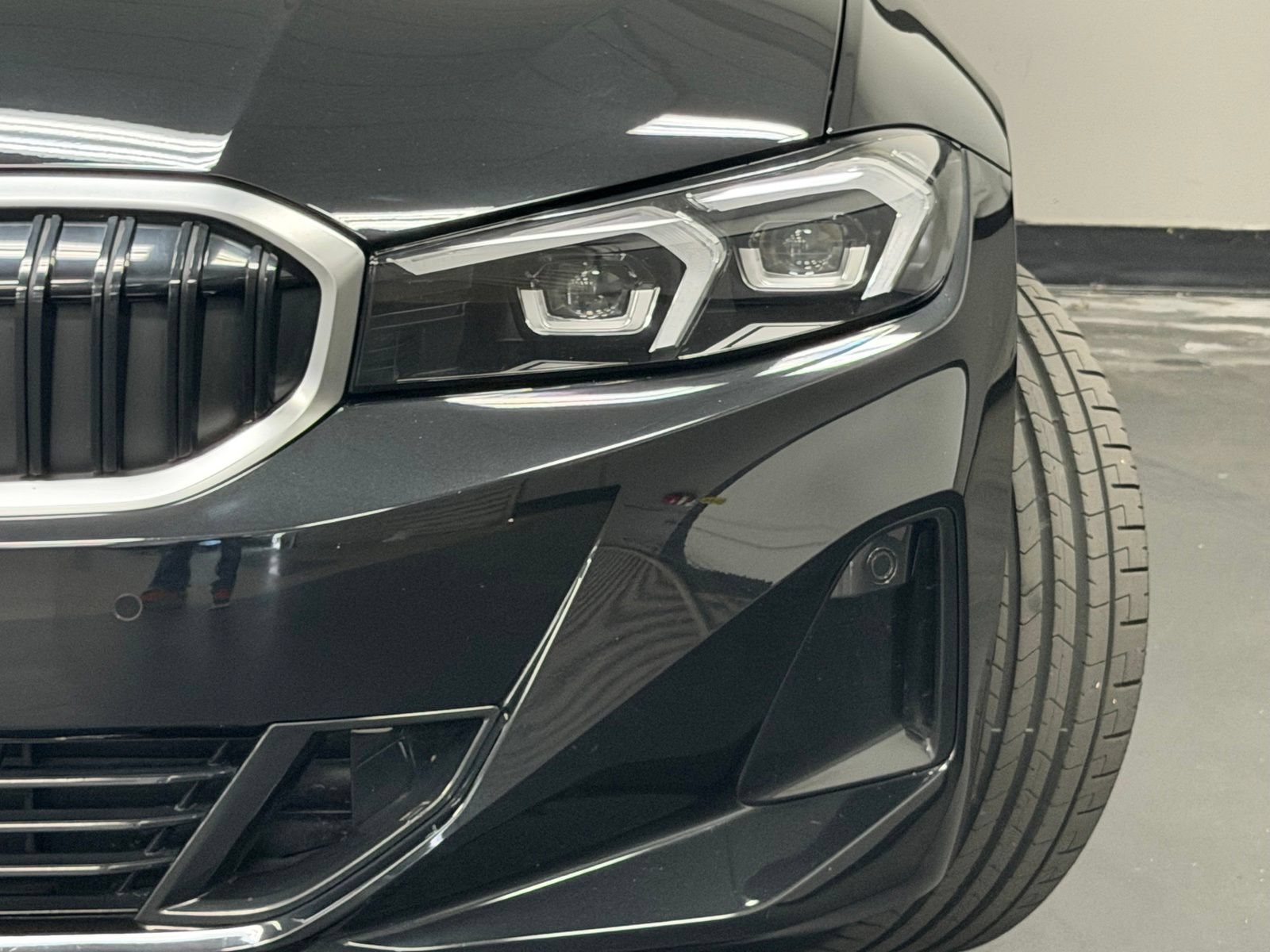 Used 2025 BMW 330i Sedan w/ Convenience Package RWD image 8