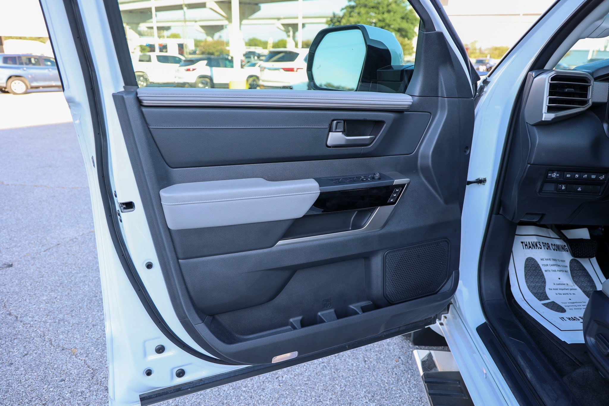 Used 2024 Toyota Tundra Limited w/ Power Package AWD/4WD image 34