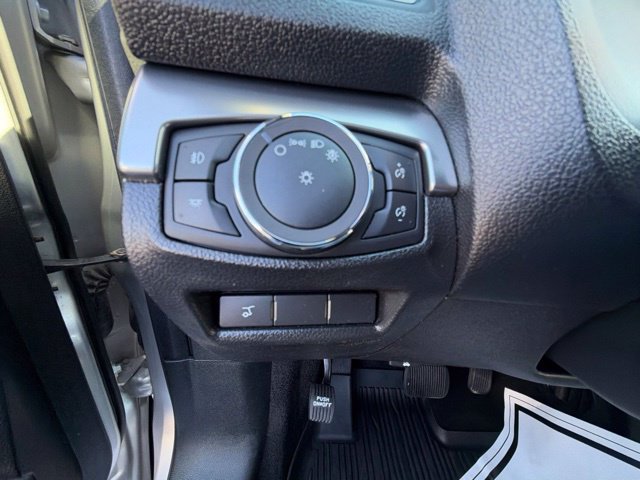 Used 2019 Ford Explorer XLT w/ Equipment Group 201A AWD/4WD image 10