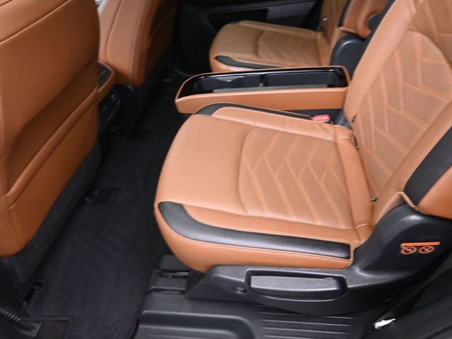 Used 2023 Nissan Pathfinder Platinum AWD/4WD image 22