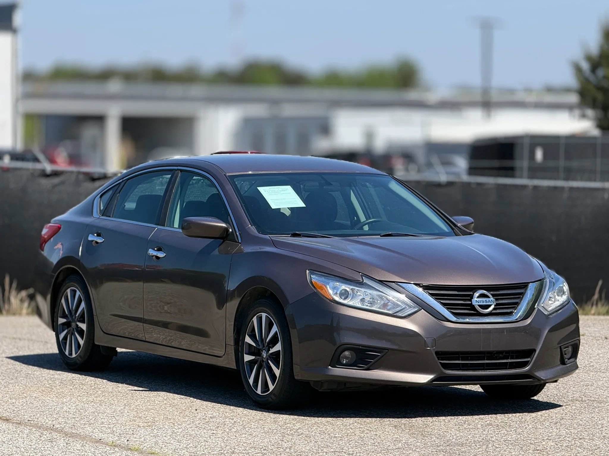 Used 2017 Nissan Altima 2.5 SV image 1