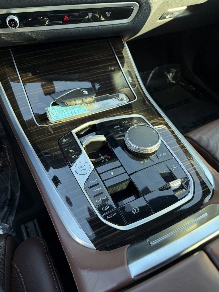 Used 2025 BMW X5 xDrive50e image 13