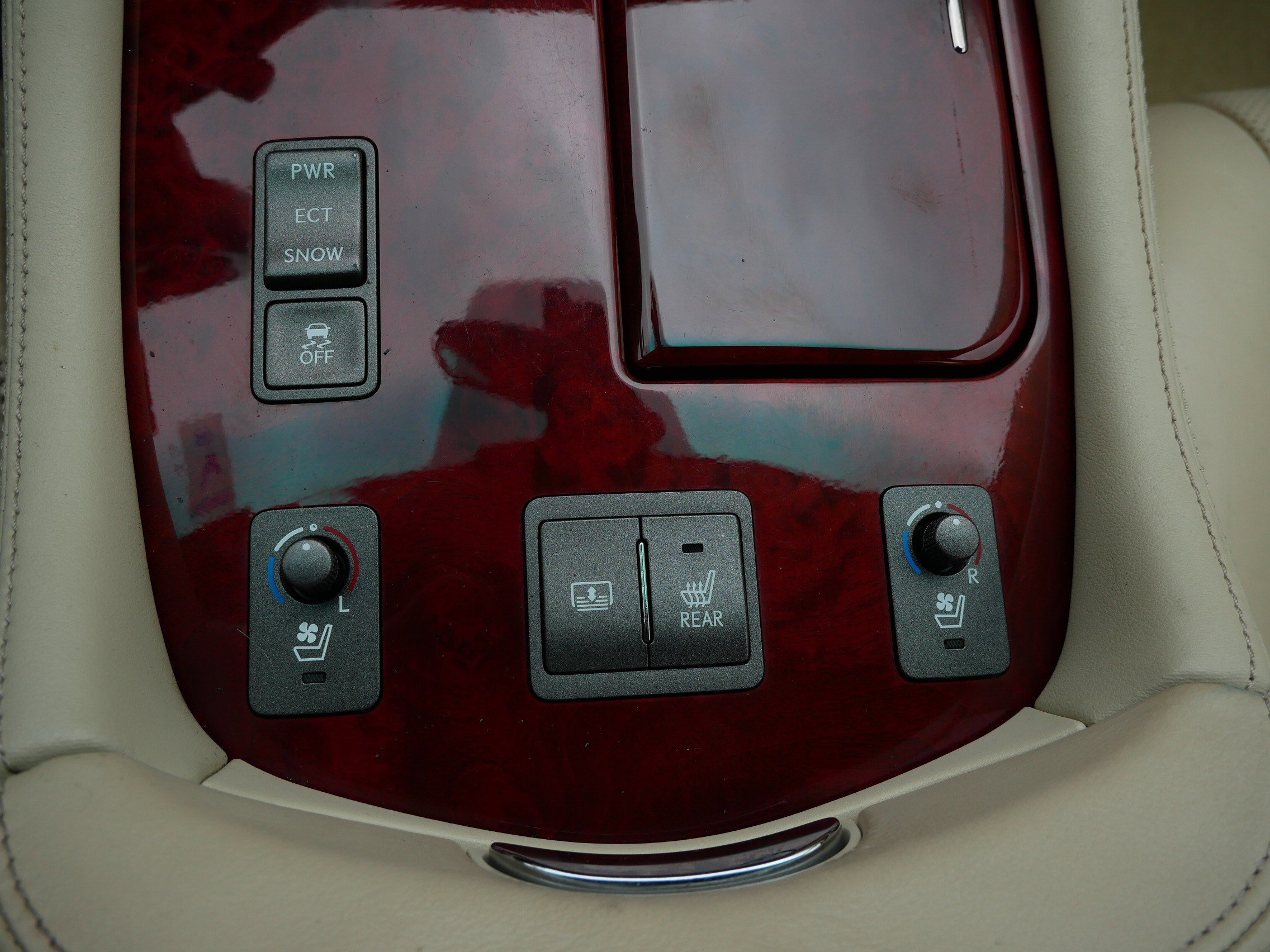 Used 2012 Lexus LS 460 AWD w/ Comfort Pkg image 33