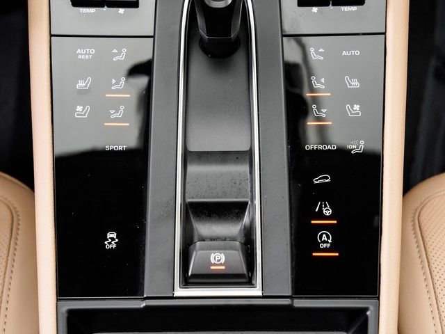 Certified 2025 Porsche Macan image 21