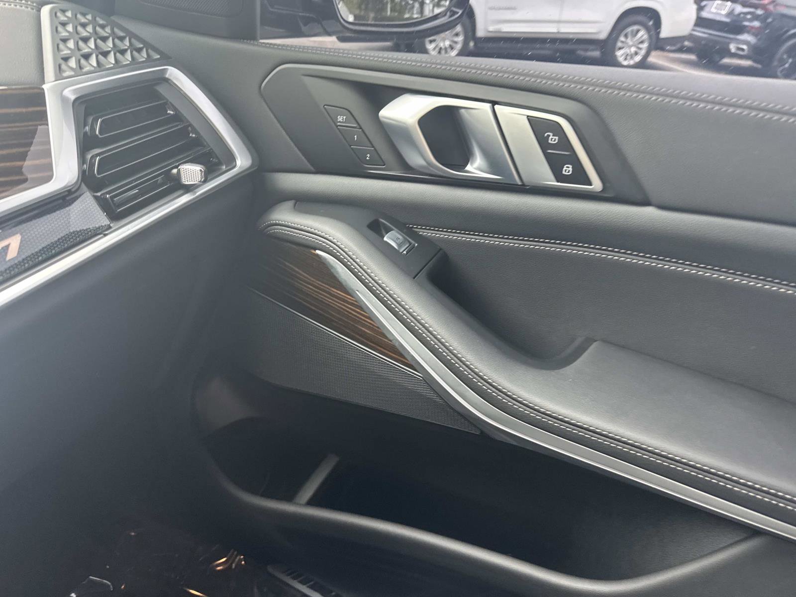Used 2023 BMW X7 xDrive40i w/ M Sport Package image 22
