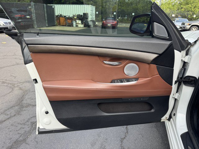 Used 2013 BMW 550i Gran Turismo xDrive AWD/4WD image 19
