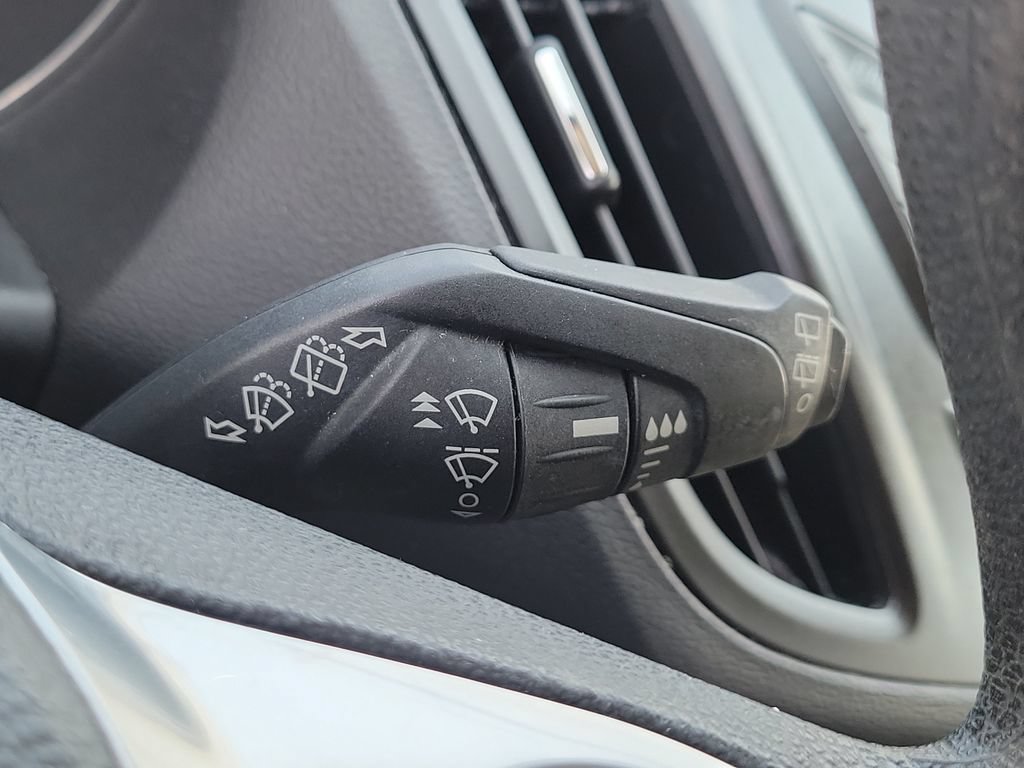 Used 2015 Ford Escape SE FWD image 25