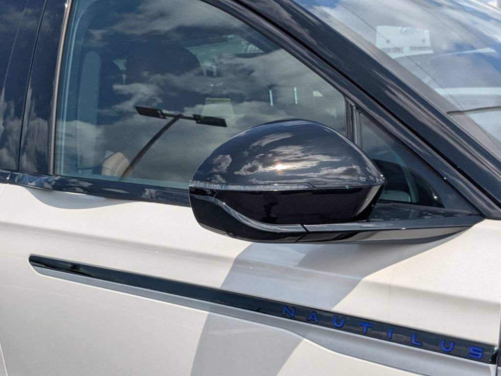 New 2026 Lincoln Nautilus Reserve AWD/4WD image 12