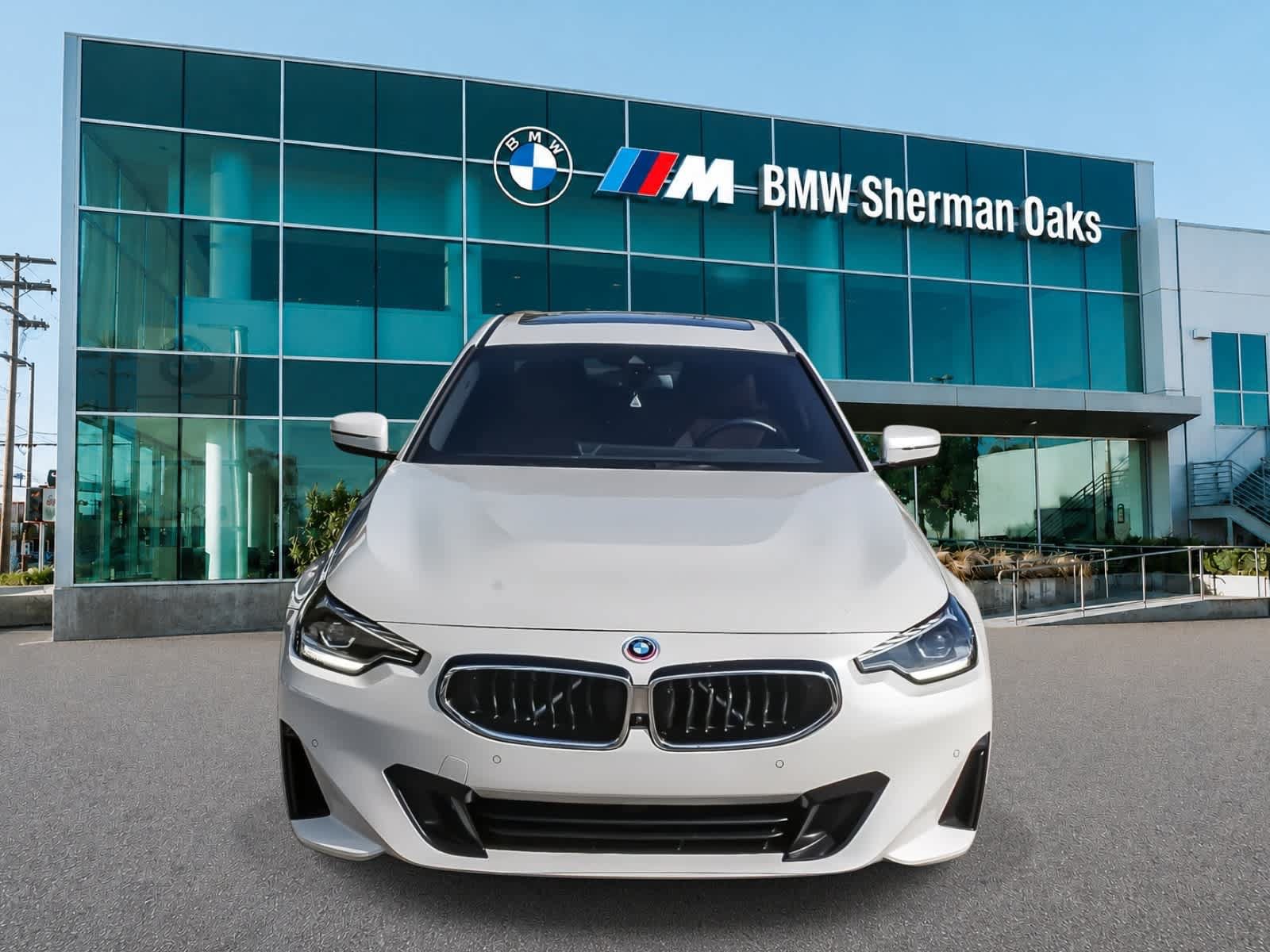 Used 2023 BMW 230i Coupe w/ Convenience Package RWD image 3