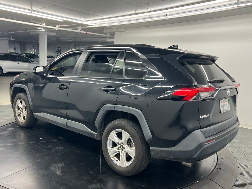Used 2021 Toyota RAV4 XLE image 3
