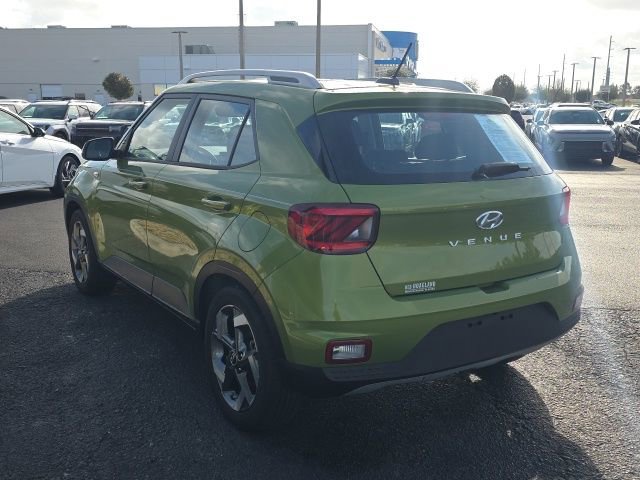 Certified 2023 Hyundai Venue SEL image 3