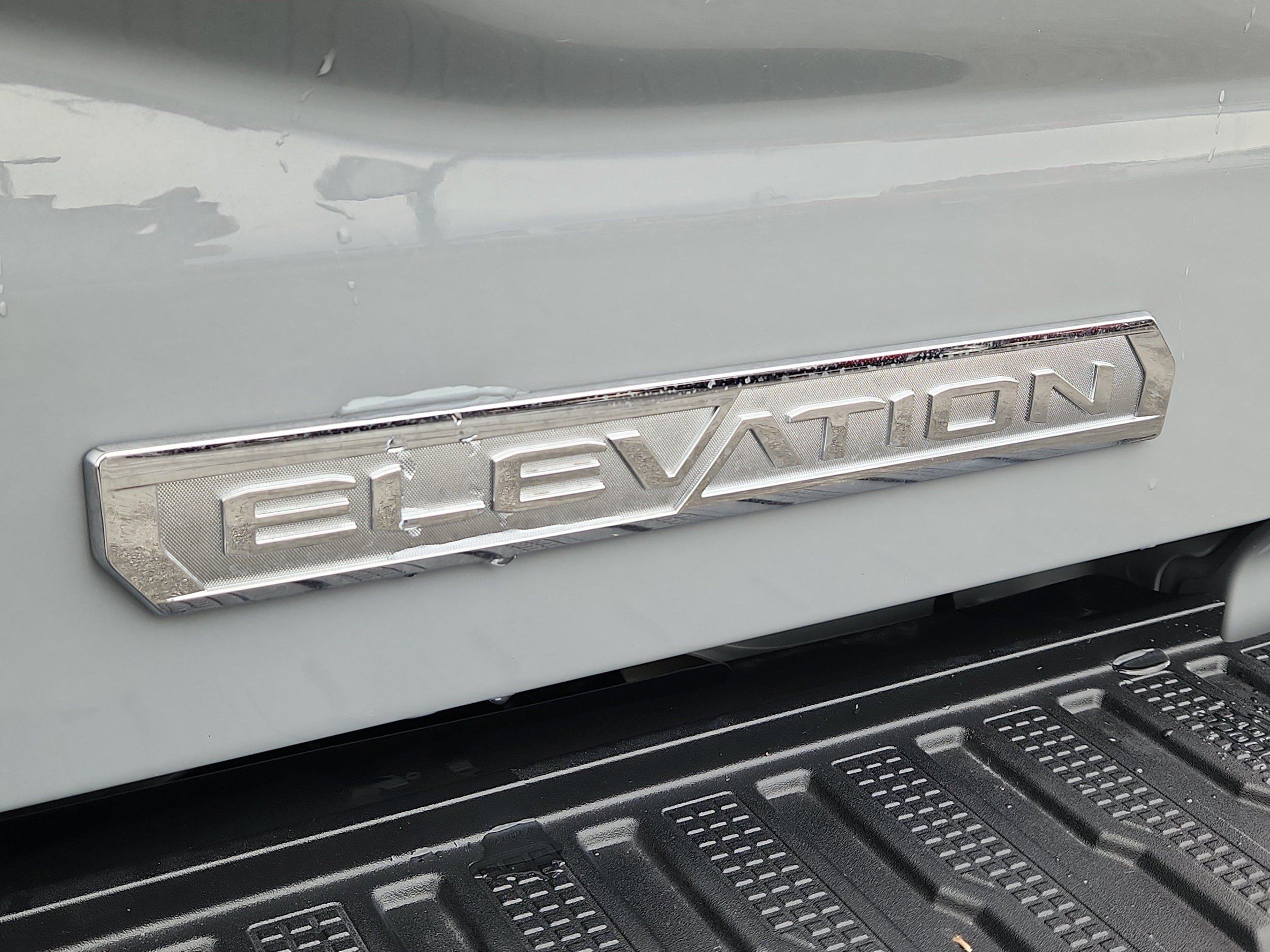 Used 2024 GMC Sierra 1500 Elevation w/ LPO, Elevation Black Package AWD/4WD image 6