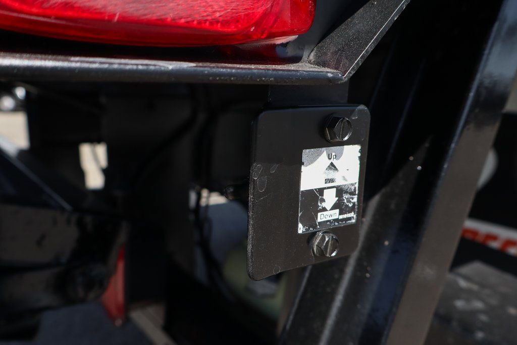 Used 2015 Ford F550 2WD Regular Cab Super Duty image 30