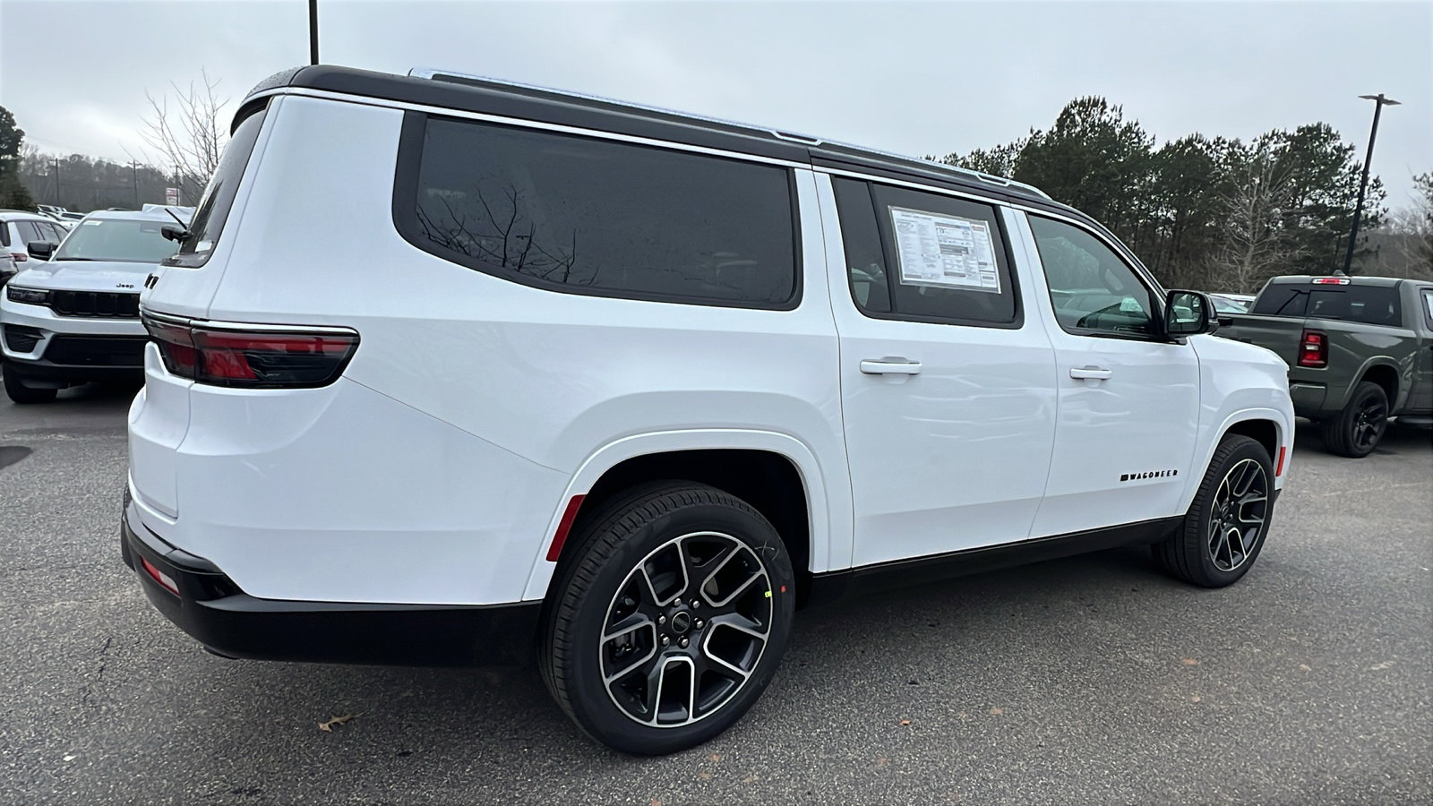 New 2025 Jeep Wagoneer L Series III image 8