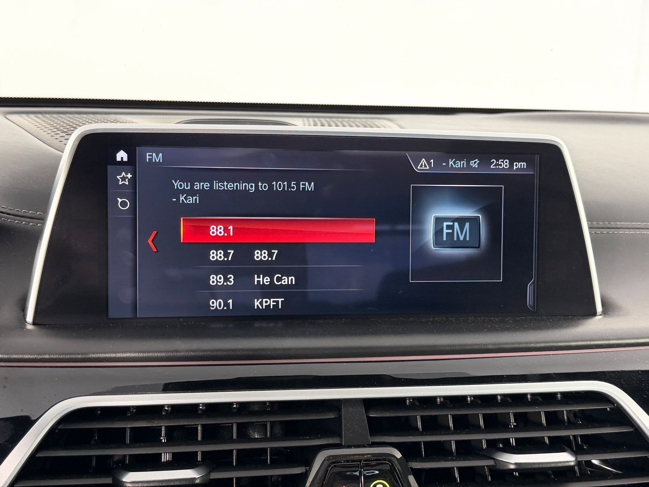 Used 2019 BMW 750i w/ Executive Package image 25