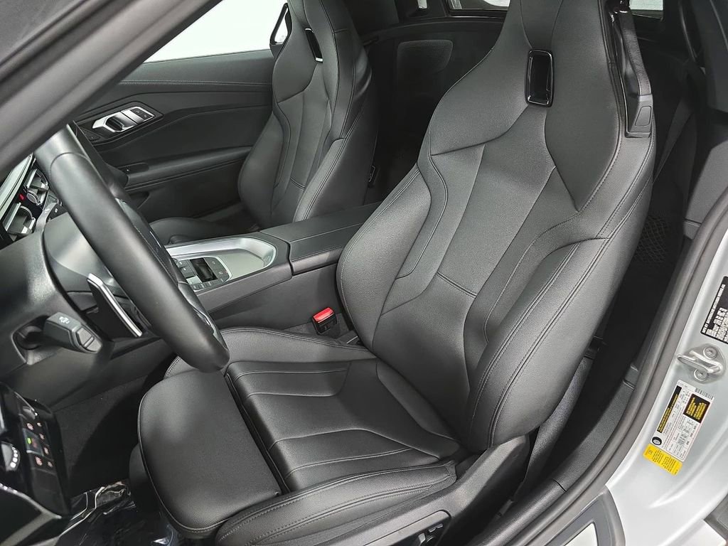 Used 2022 BMW Z4 M40i w/ Shadowloine Package RWD image 5