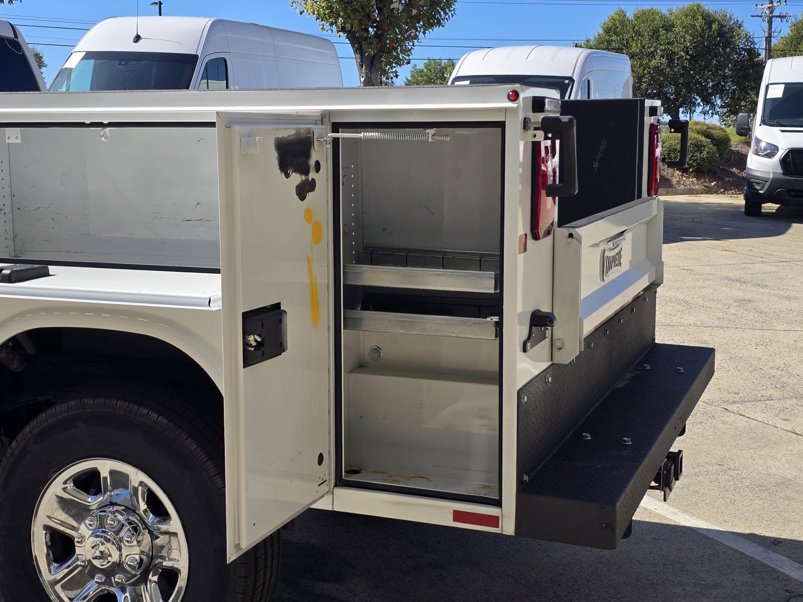 Used 2024 RAM 2500 Tradesman w/ Chrome Appearance Group image 24