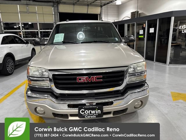Used 2004 GMC Sierra 2500 SLT w/ Heavy-Duty Power Package AWD/4WD video 3