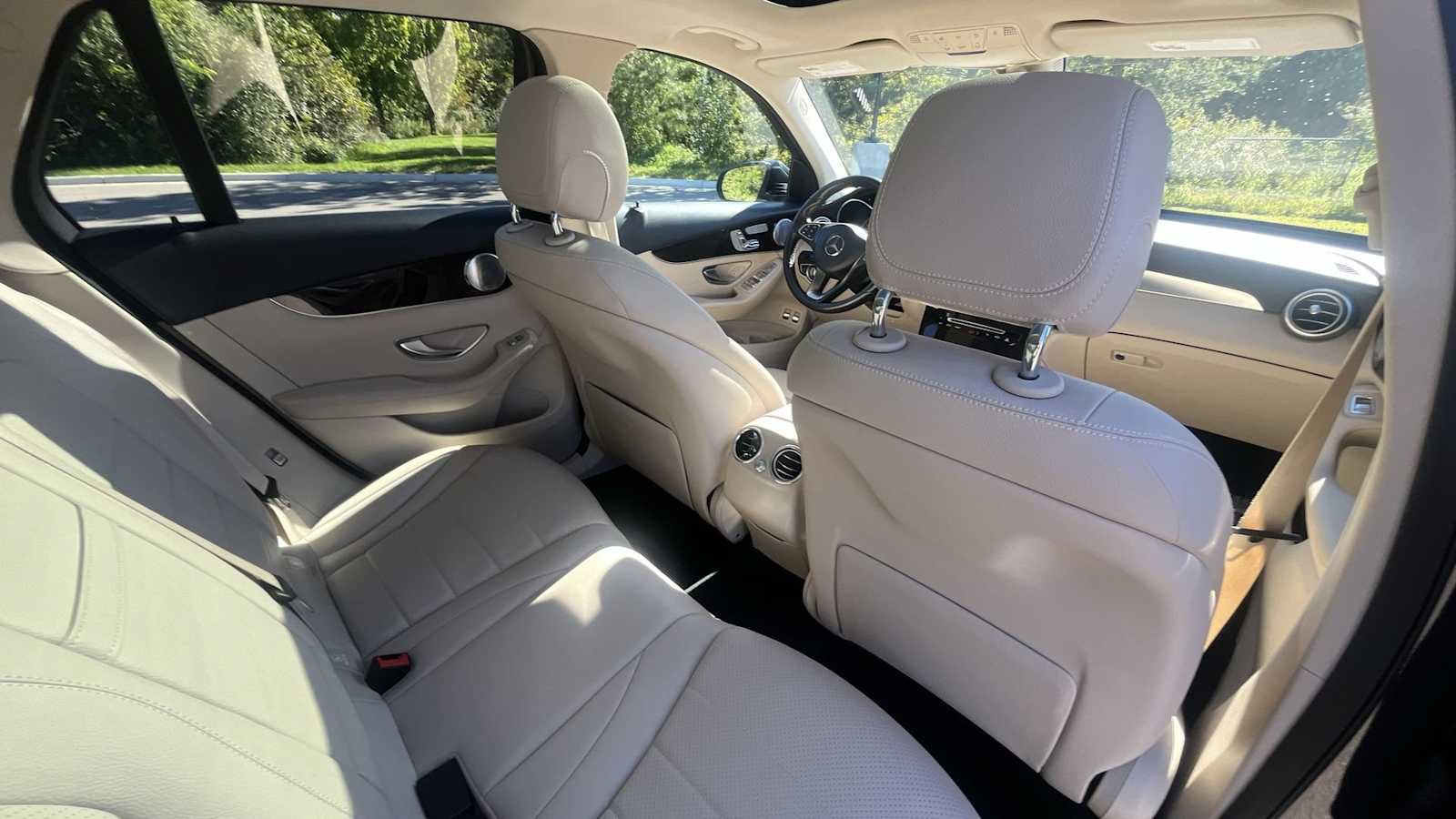 Used 2018 Mercedes-Benz GLC 350e 4MATIC image 11