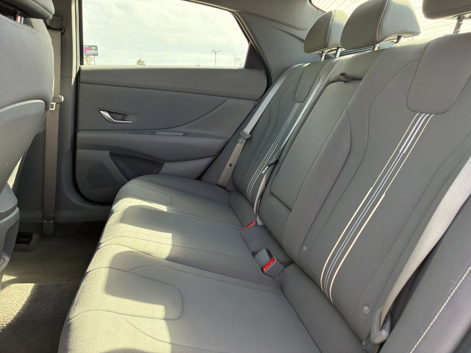 Used 2025 Hyundai Elantra SEL FWD image 25