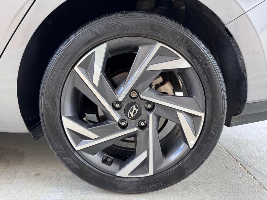Used 2025 Hyundai Elantra Sport image 23