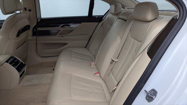 Used 2019 BMW 740i w/ Executive Package RWD image 16