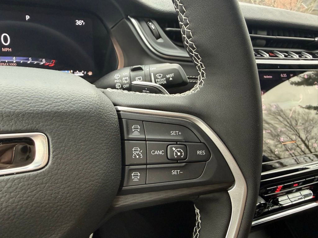 New 2025 Jeep Grand Cherokee Laredo w/ Luxury Tech Group I image 18