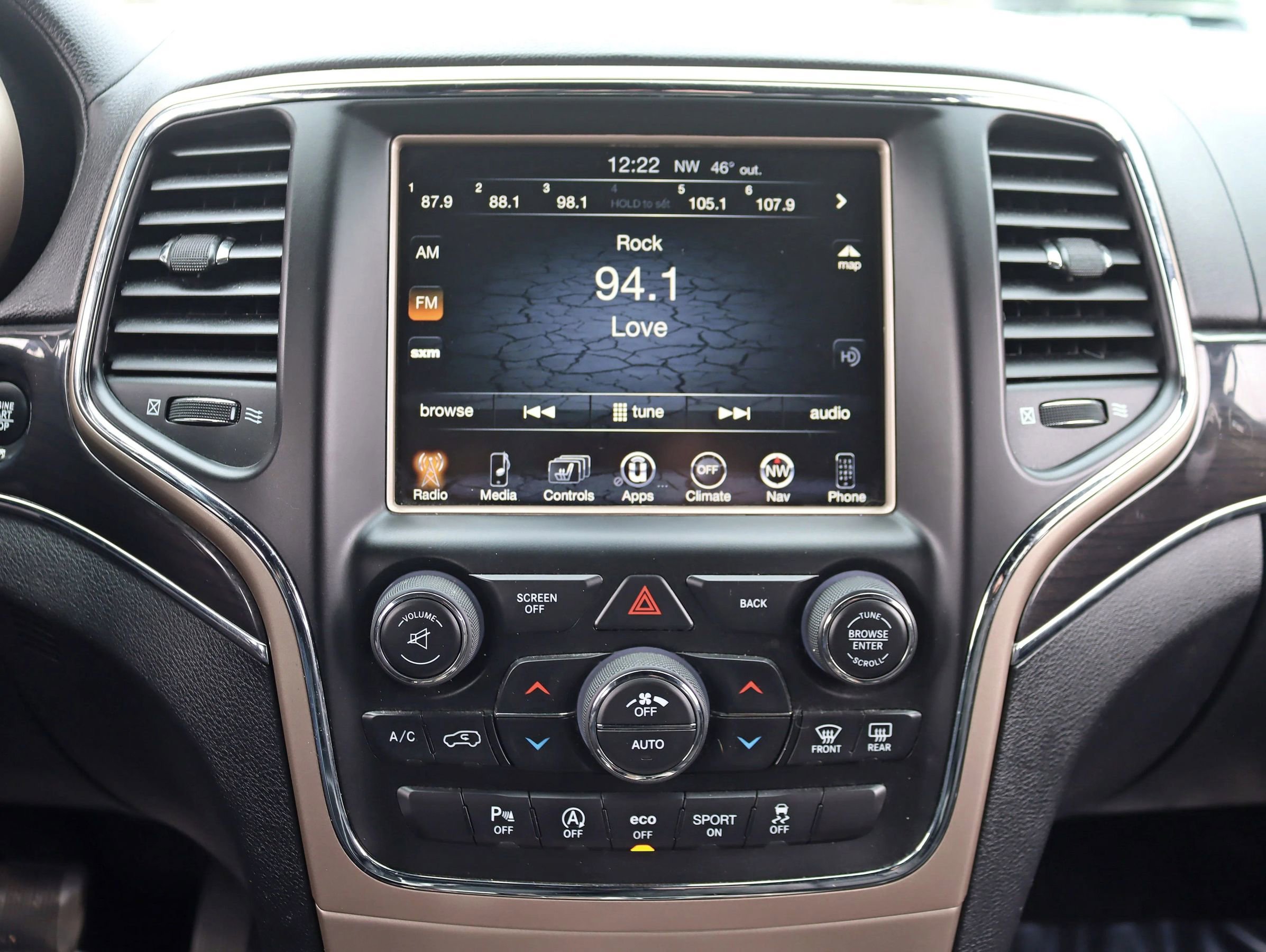 Used 2017 Jeep Grand Cherokee Overland AWD/4WD image 21