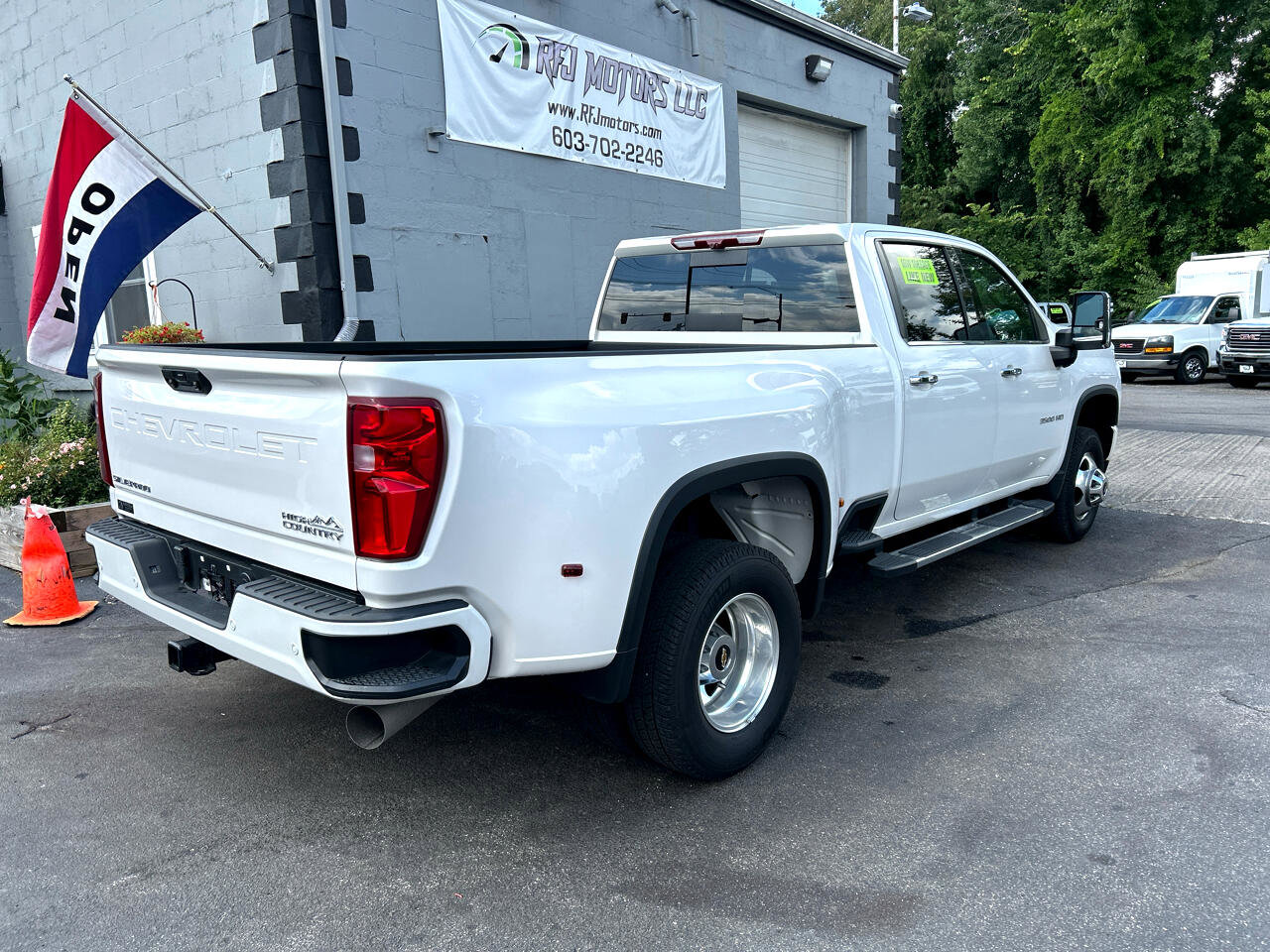 Used 2023 Chevrolet Silverado 3500 High Country image 8