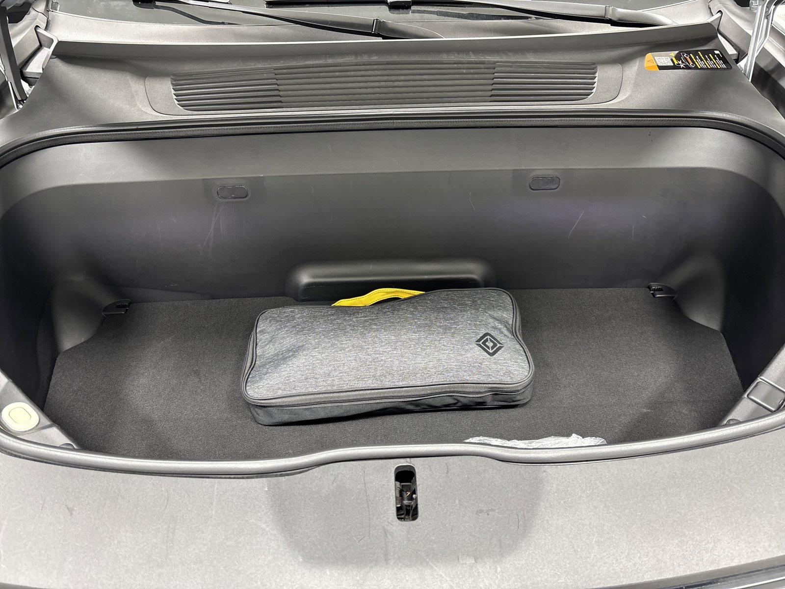 Used 2023 Rivian R1T Adventure image 14