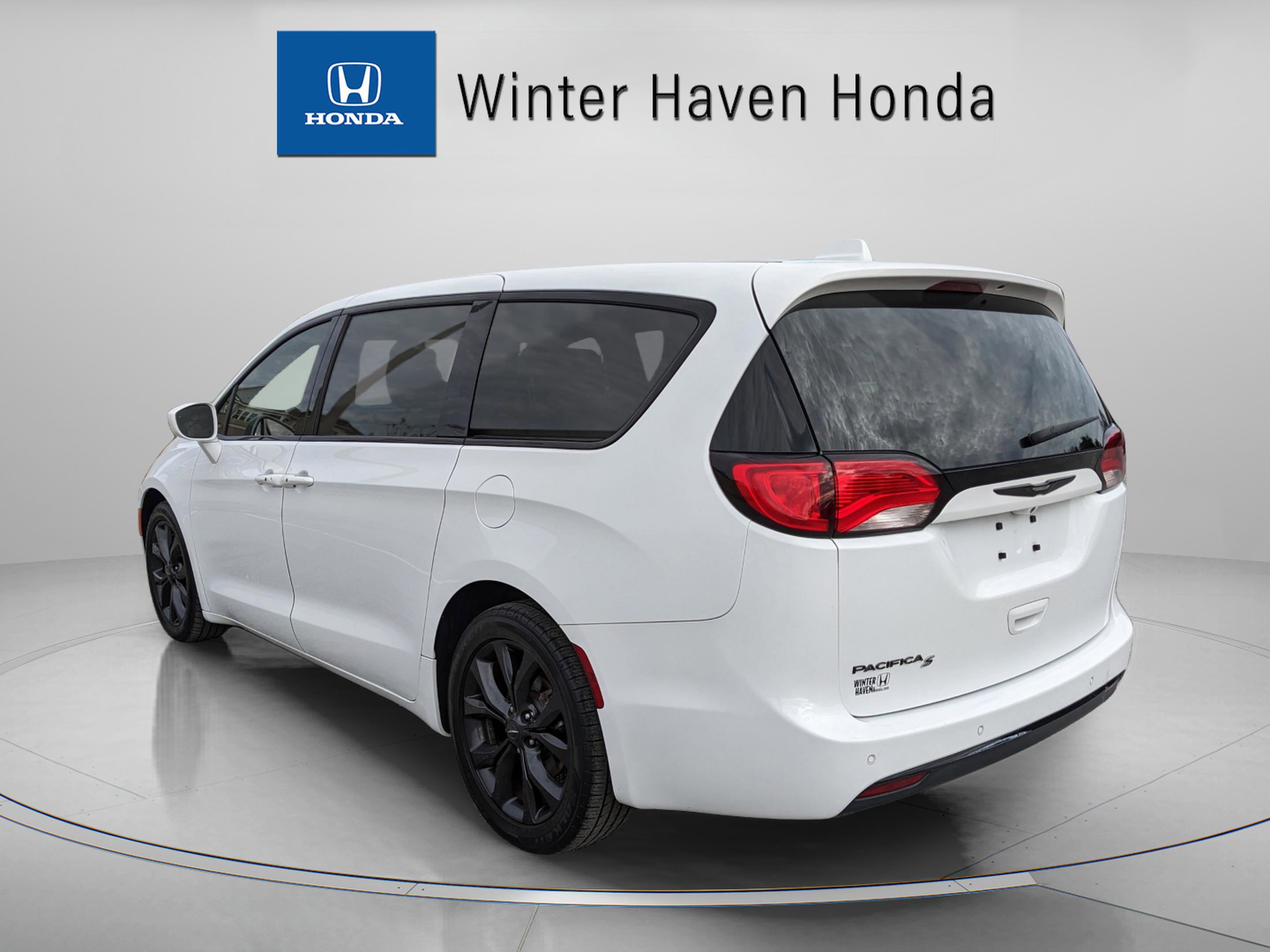 Used 2019 Chrysler Pacifica Touring Plus w/ S Appearance Package image 6