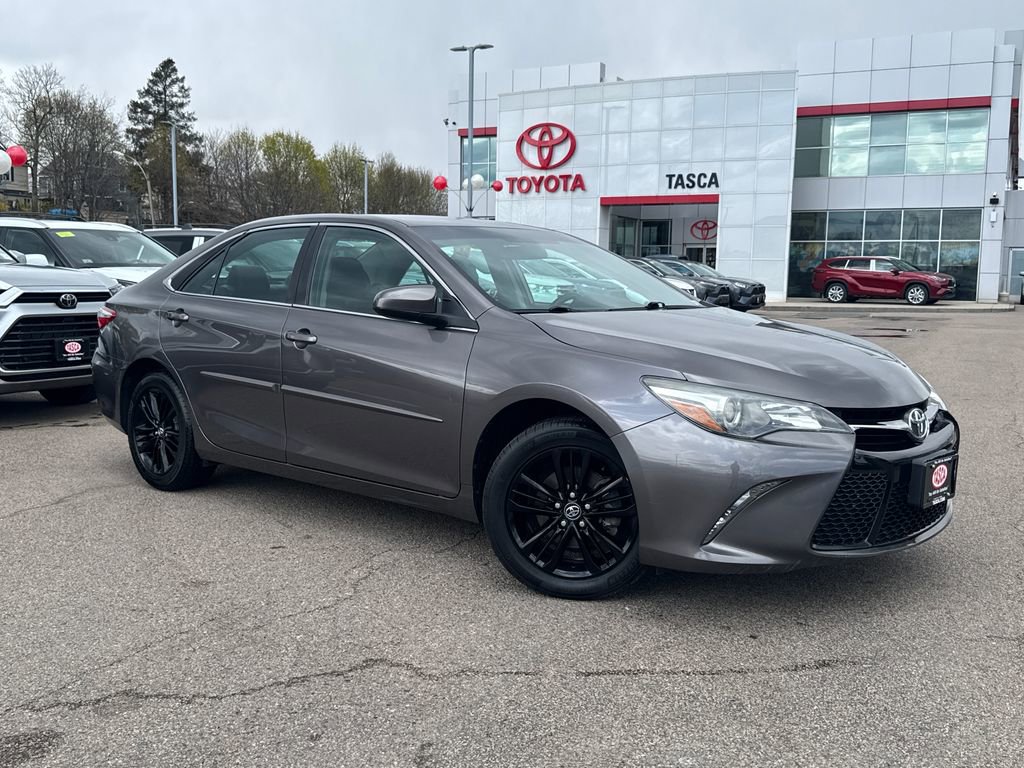 Used 2016 Toyota Camry SE w/ Protection Package (Q2) image 1