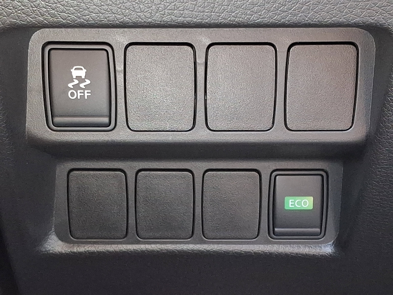 Used 2018 Nissan Rogue Sport S w/ S Appearance Package FWD image 24
