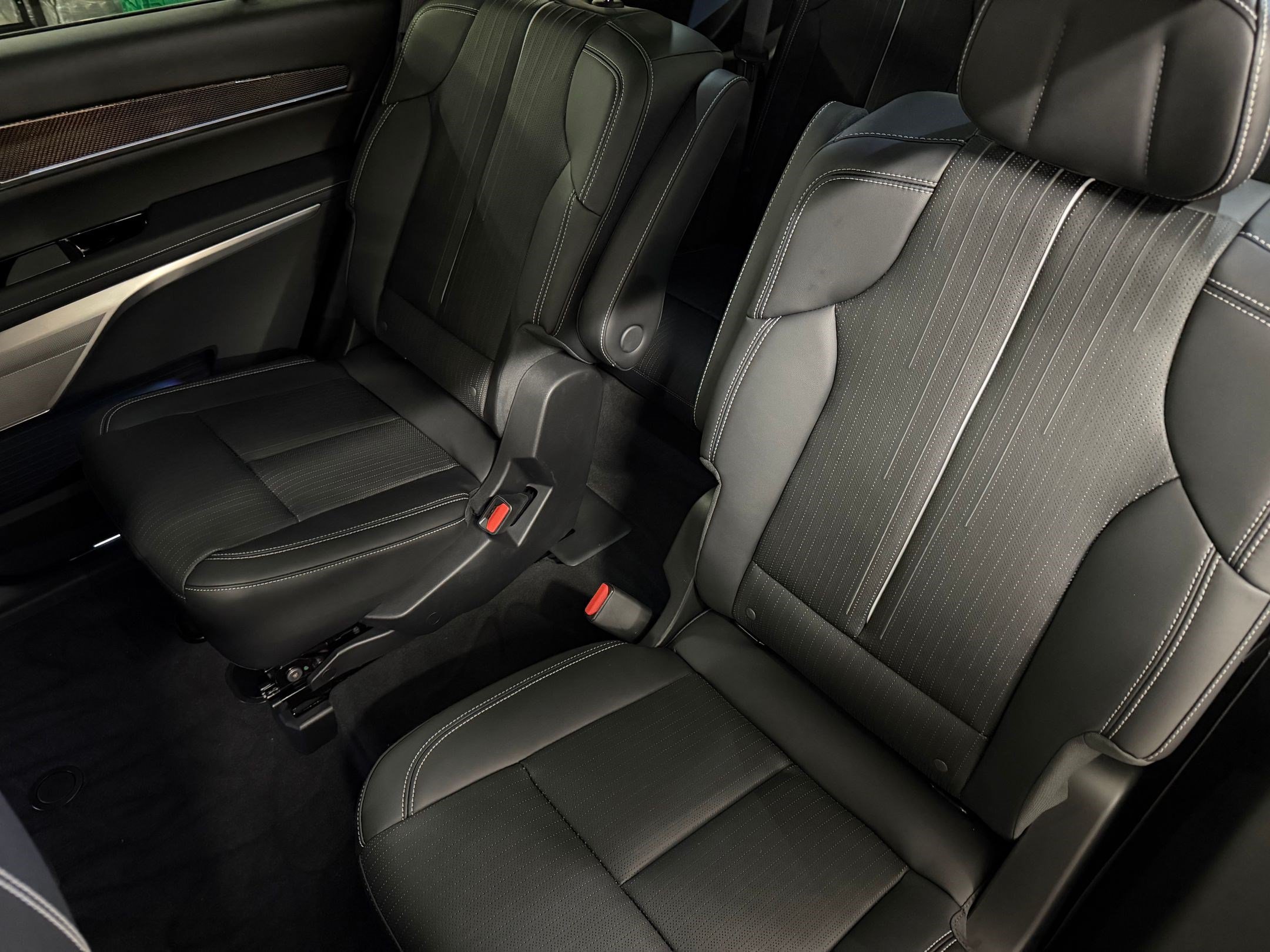 New 2027 Cadillac Vistiq Luxury AWD/4WD image 23