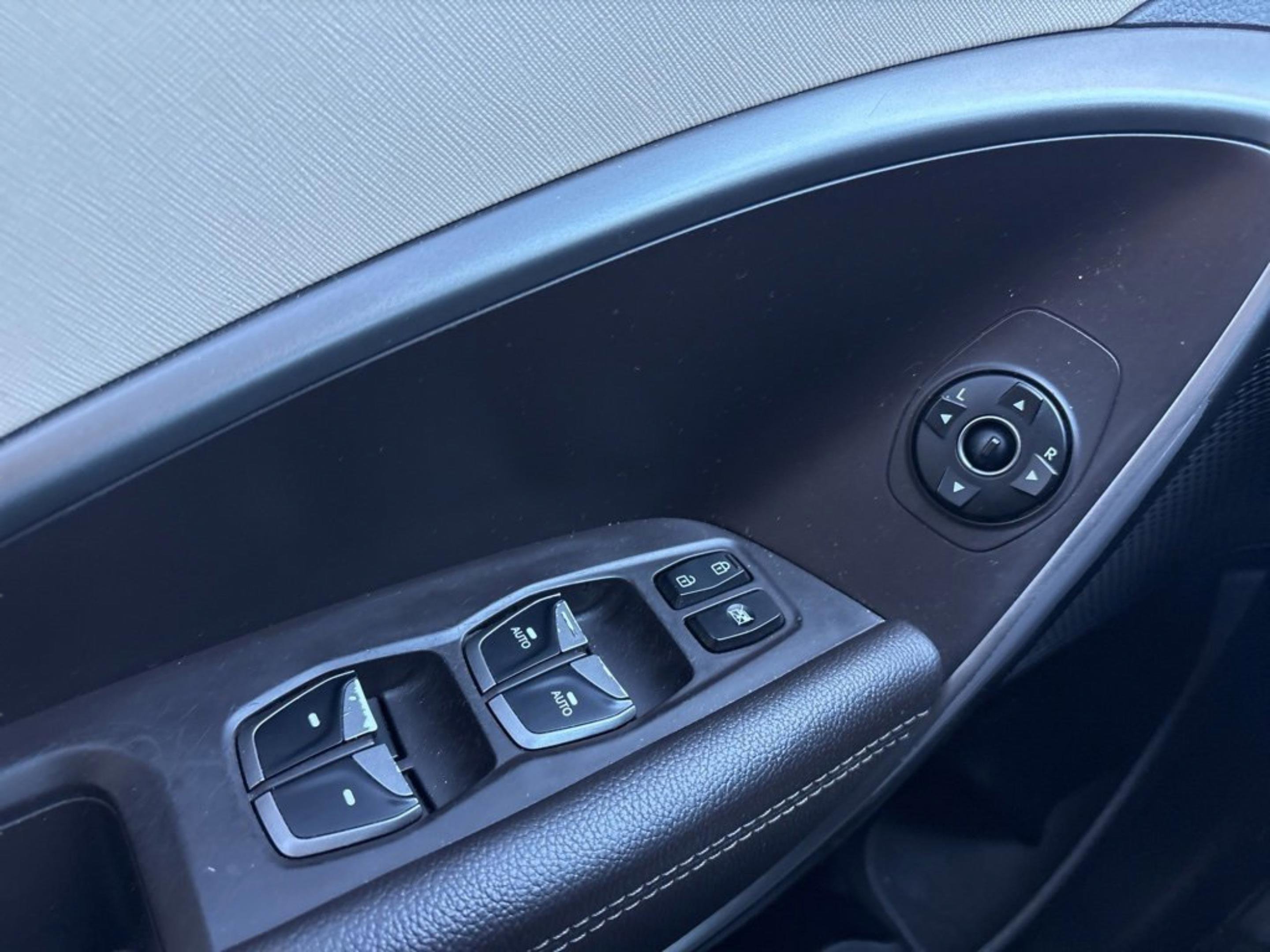 Used 2018 Hyundai Santa Fe SE image 23