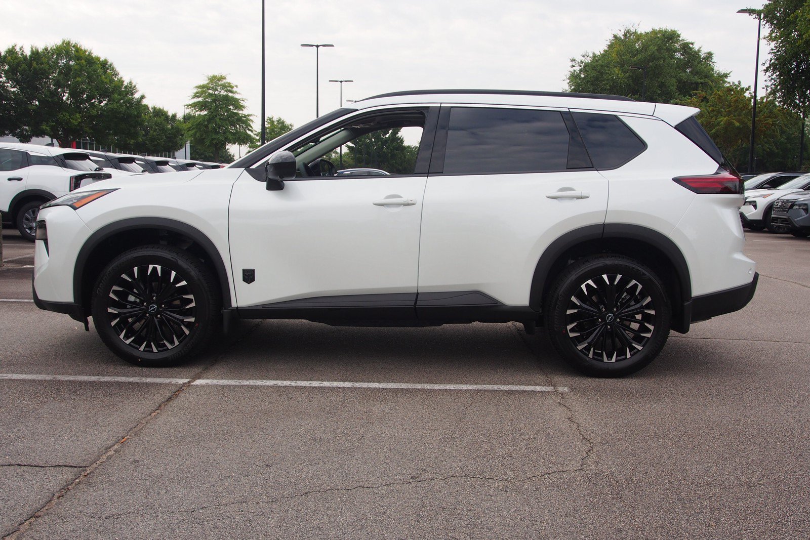 New 2026 Nissan Rogue Dark Armor FWD image 4
