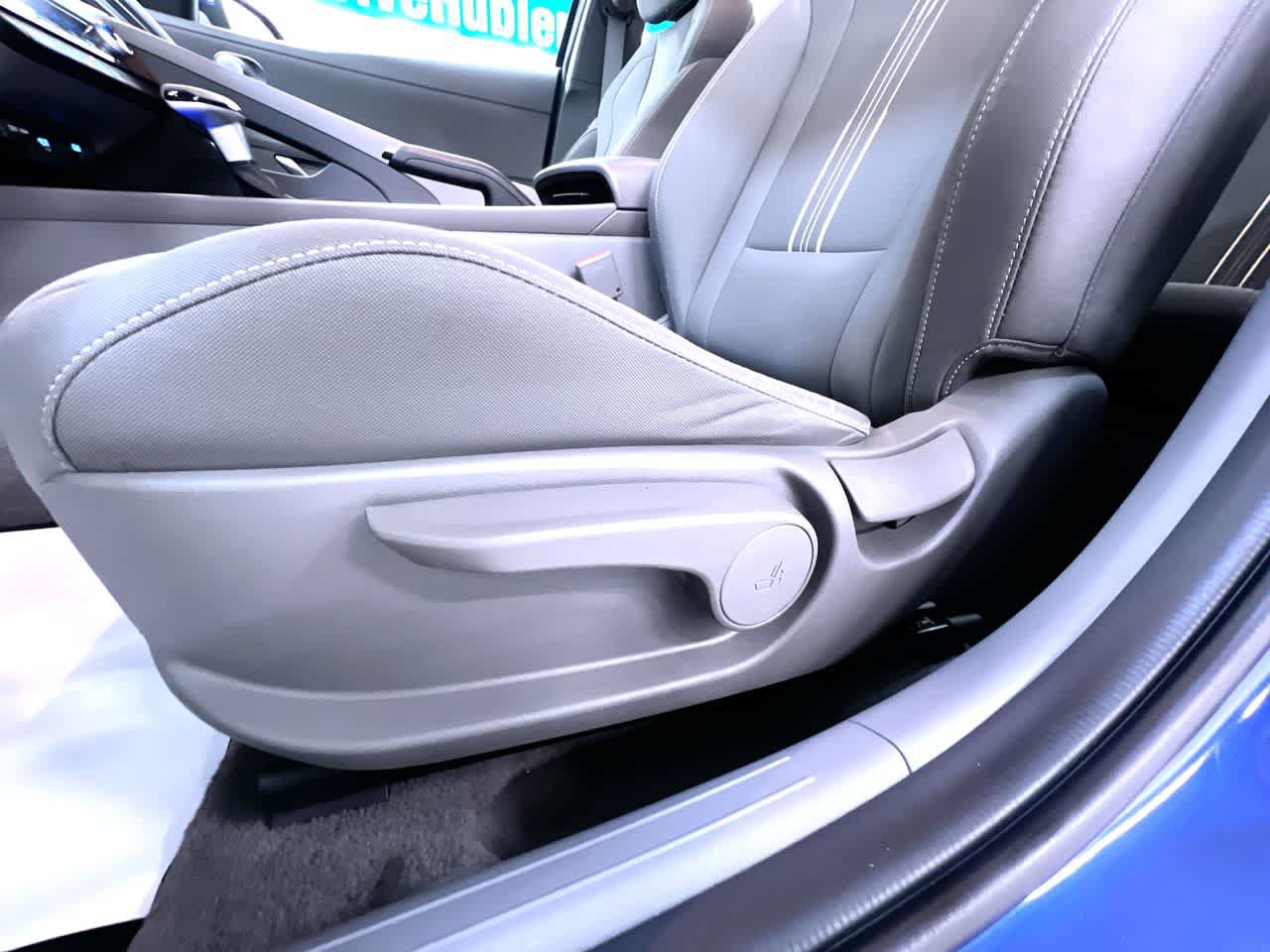 Used 2023 Hyundai Elantra SEL FWD image 13