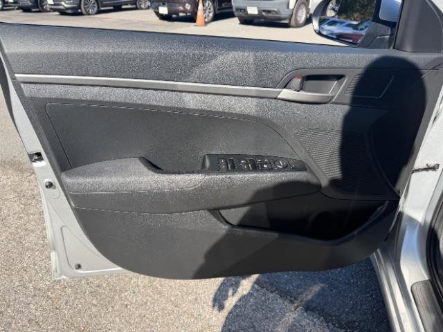 Used 2018 Hyundai Elantra SE FWD image 14
