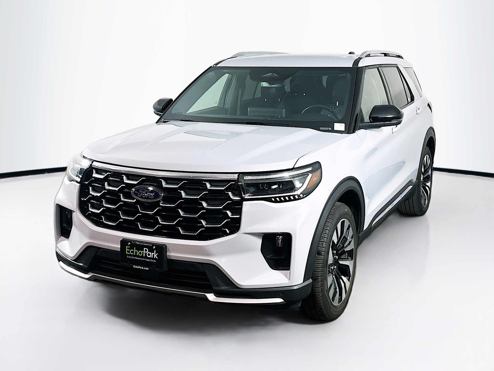 Used 2025 Ford Explorer Platinum w/ LUX Leather Package image 3